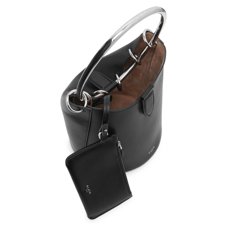 Ring medium black leather bucket bag