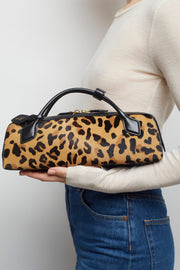 Le Teckel leopard brown clutch