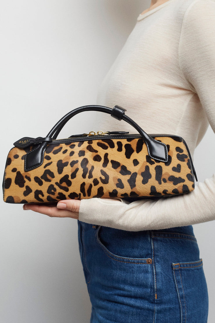 Le Teckel leopard brown clutch