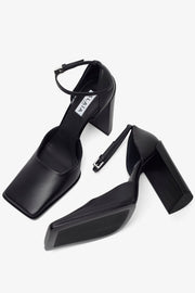 Square 90 black pumps