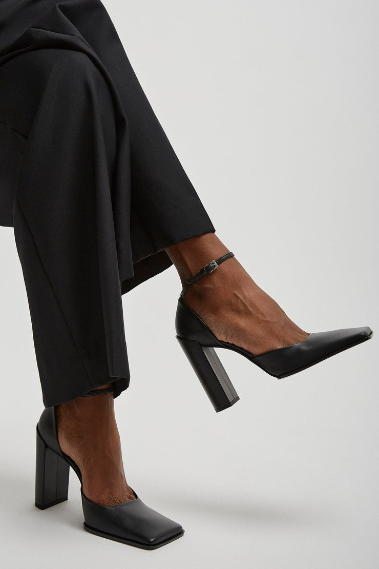 Square 90 black pumps