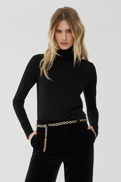 Fitted wool knit turtleneck