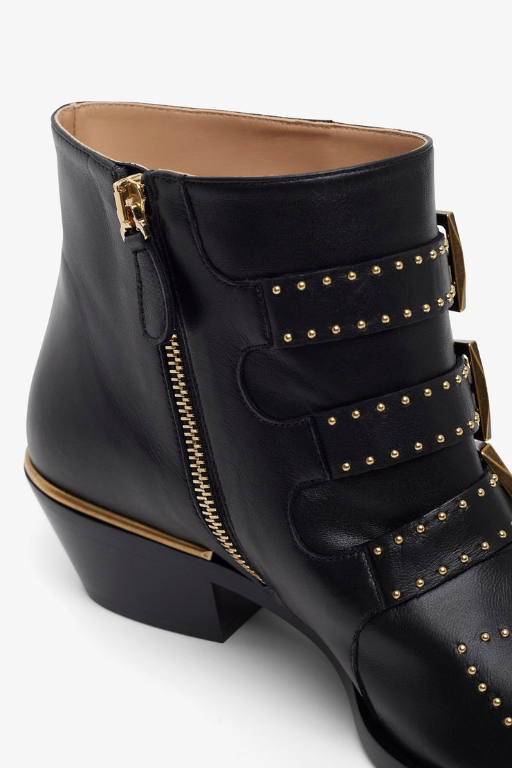 Susan black boots