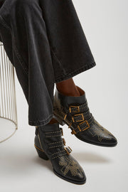 Susan black boots