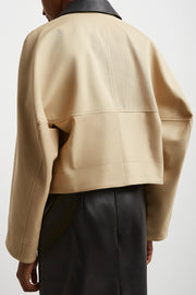 Short beige zipped jacket