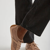 Slim blush sneakers