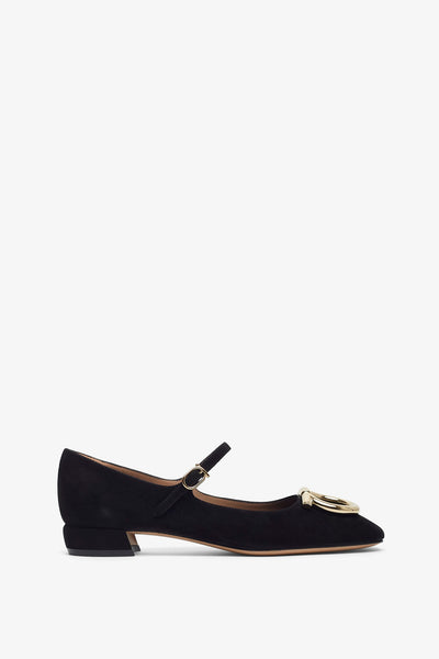 Marry 2 black pumps
