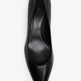 Liisa Kitten Two black pumps