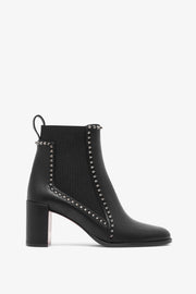 Out line 70 black leather spike ankle boots