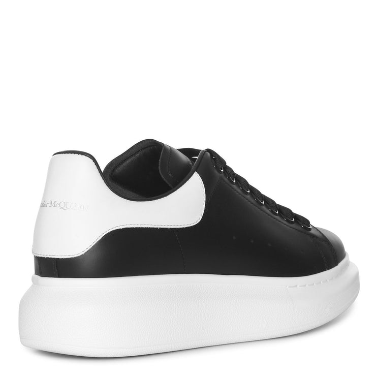 Black and white classic sneakers