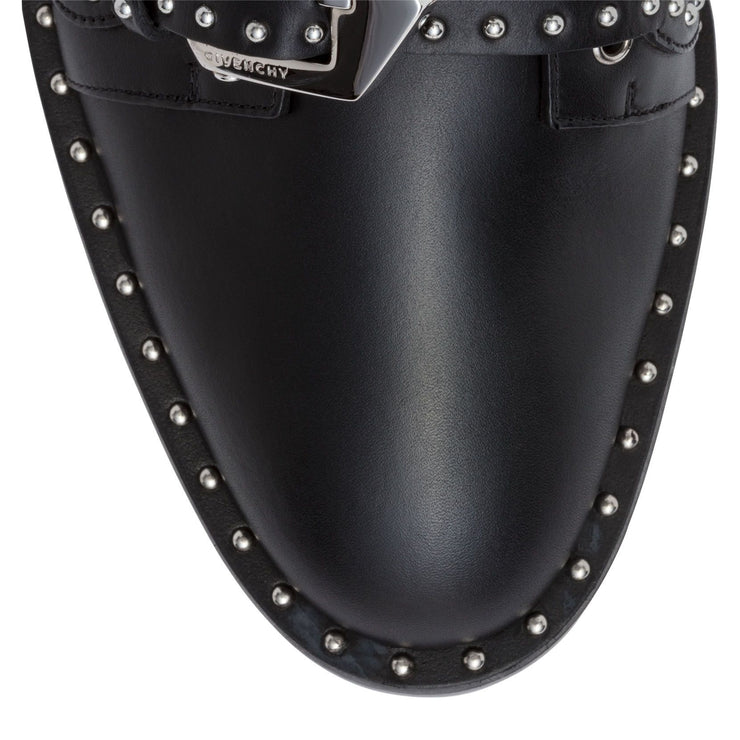 Elegant flat black leather boot