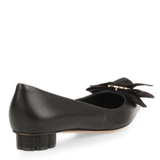 Talla 20 black leather flats