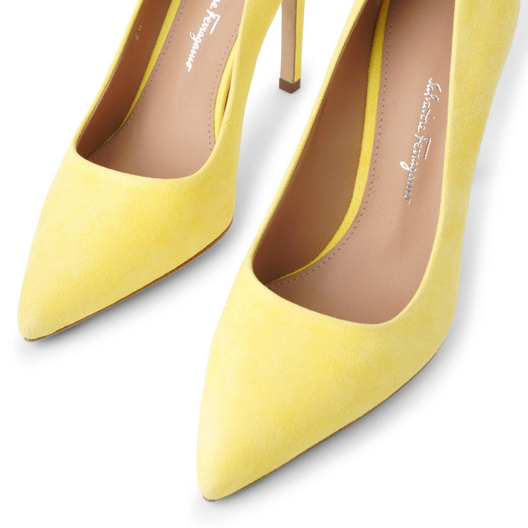 Canary yellow 105 suede pumps